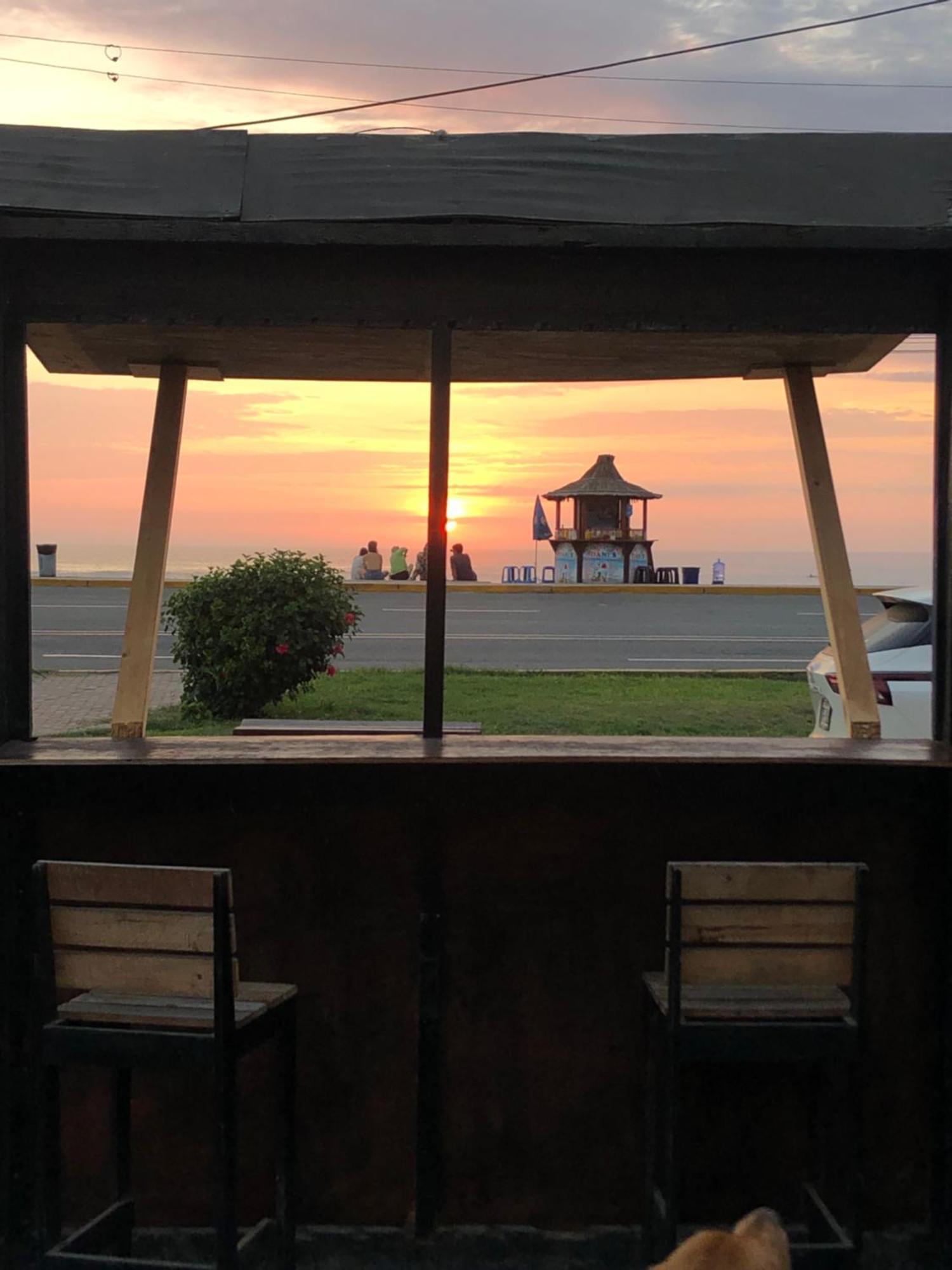 Pointbreak Surf Camp Hostel Huanchaco Exterior photo