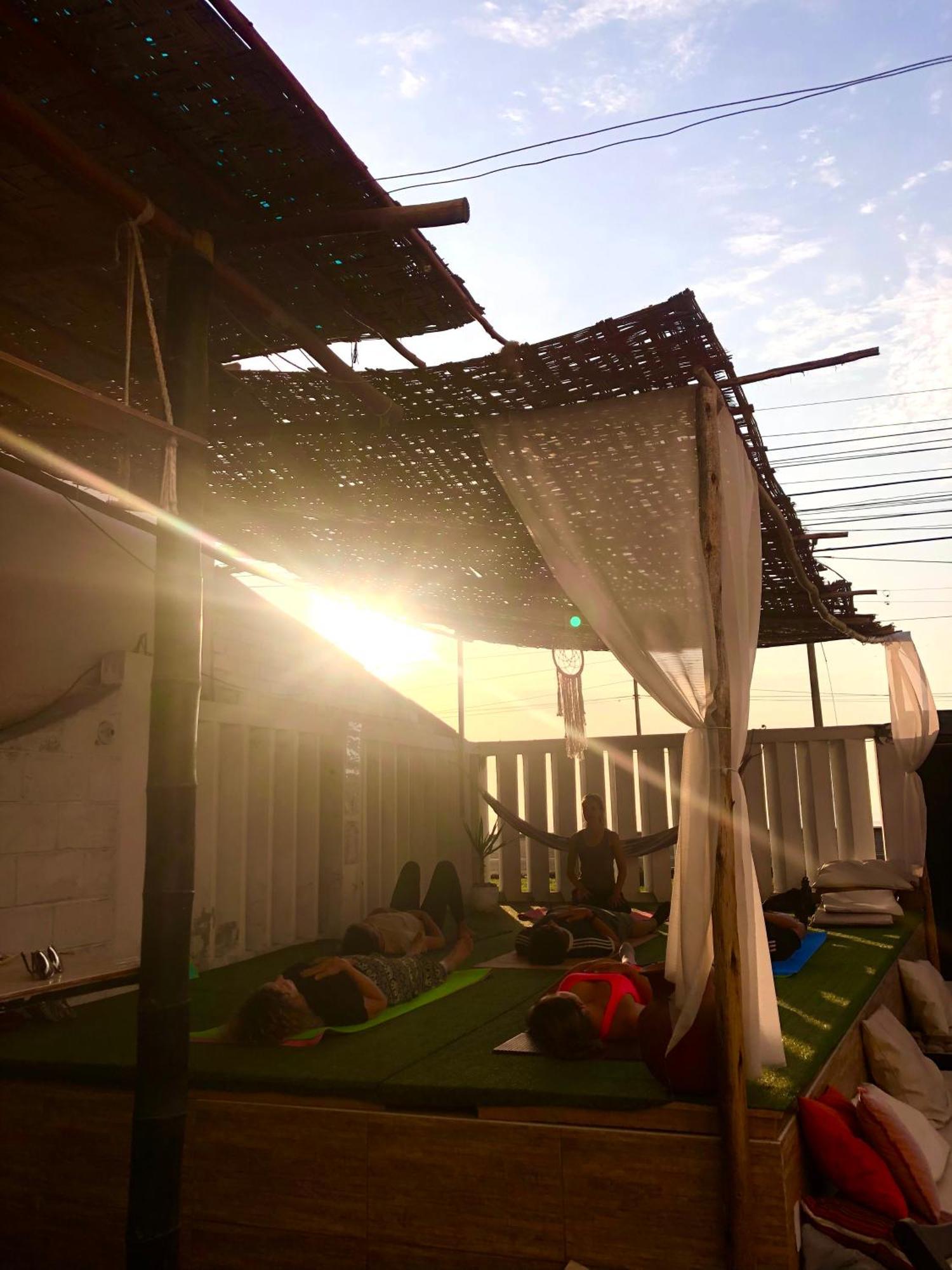 Pointbreak Surf Camp Hostel Huanchaco Exterior photo